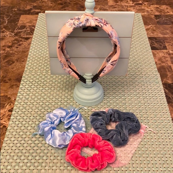 boutique Accessories - Headband with scrunchies ❤️